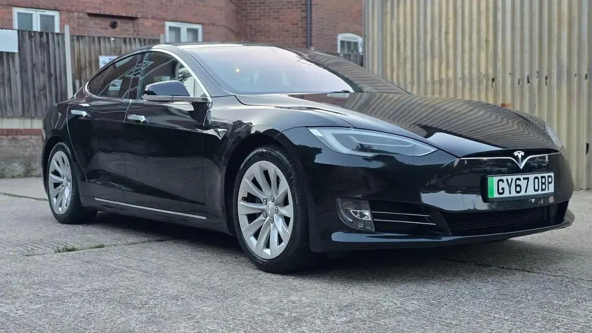 Used Tesla Model S 350 kW (476 HP) 2017 Black Hatchback