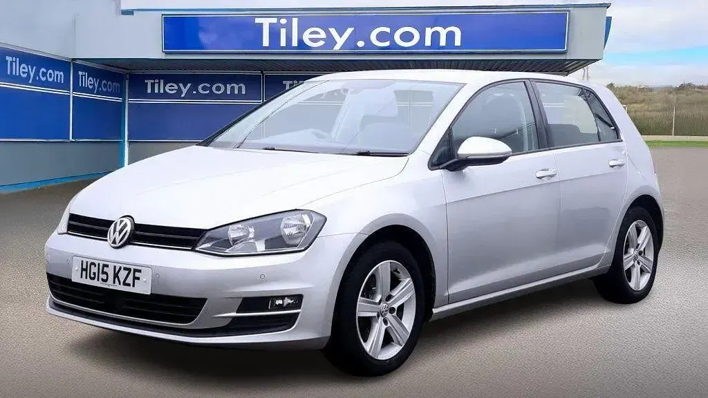 Used VW Golf VII Match 120 HP (88 kW) 2015 Silver Hatchback