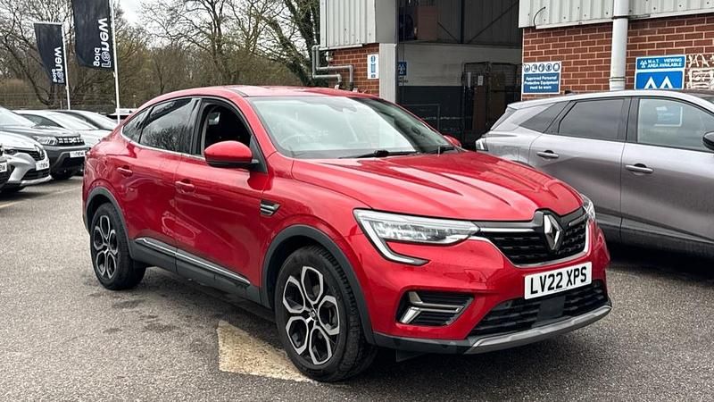 Used Renault Arkana Version S 142 HP (104 kW) 2022 Red  SUV