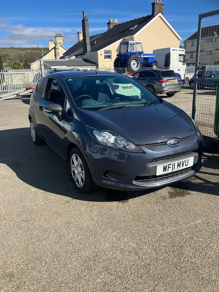 Used Ford Fiesta 70 HP (51 kW) 2011 Blue Hatchback