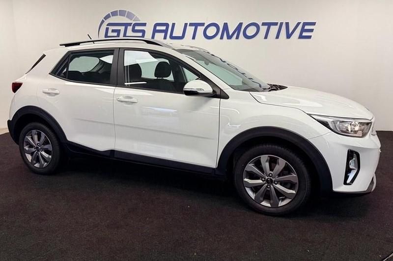 White Used 2021 Kia Stonic SUV | £11,690 (Super price) - Image 1/1