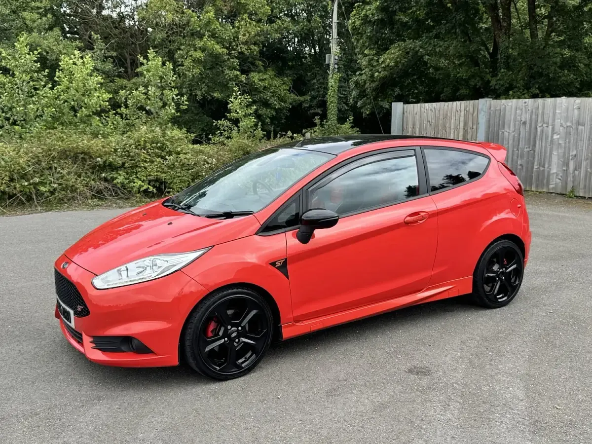 Used Ford Fiesta ST 2015 Orange Hatchback