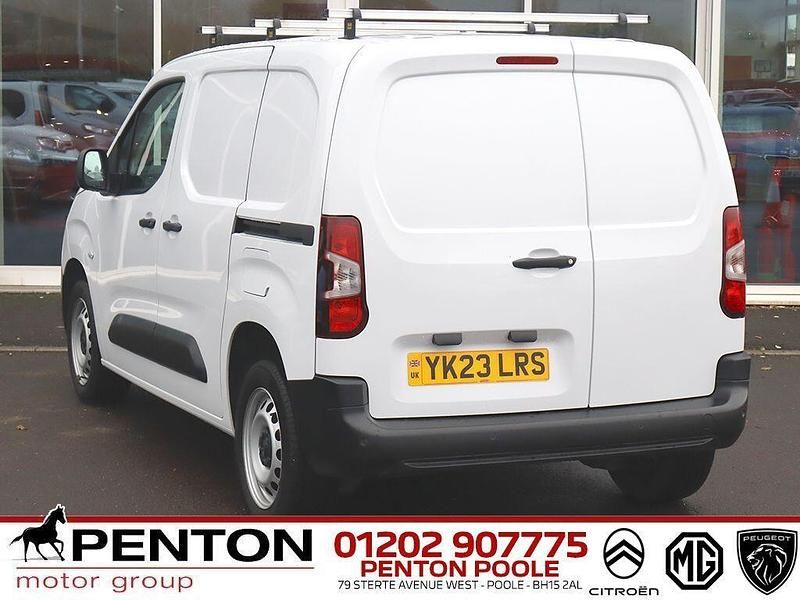 Used Peugeot Partner Premium 102 HP (75 kW) 2023 White MPV
