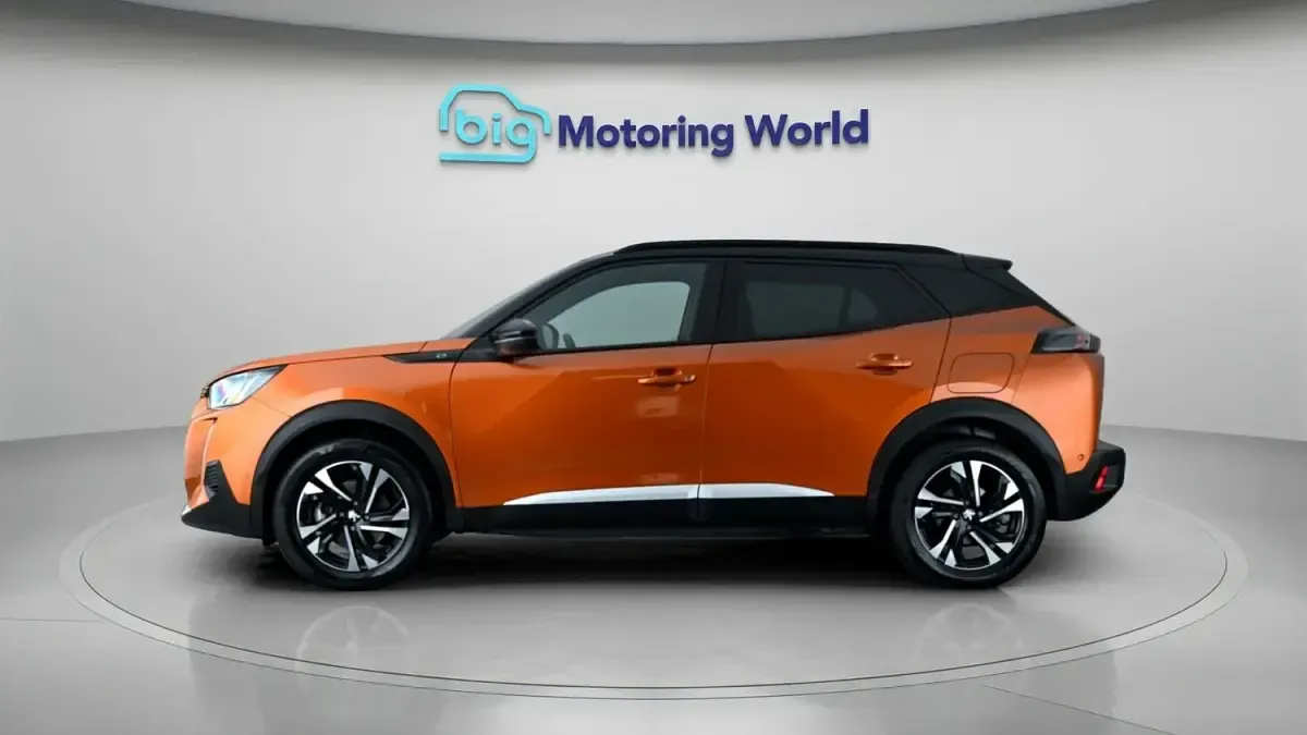 Used Peugeot e-2008 GT 100 kW (136 HP) 2023 Orange SUV