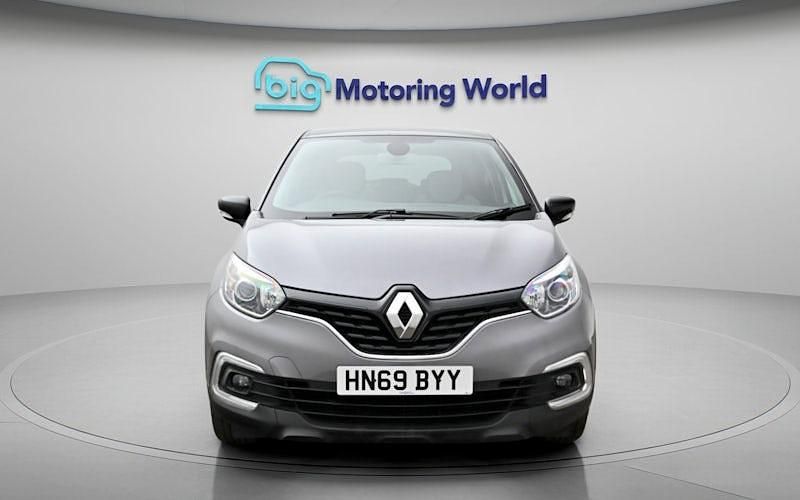 Used Renault Captur Iconic 90 HP (66 kW) 2019 Grey/black SUV