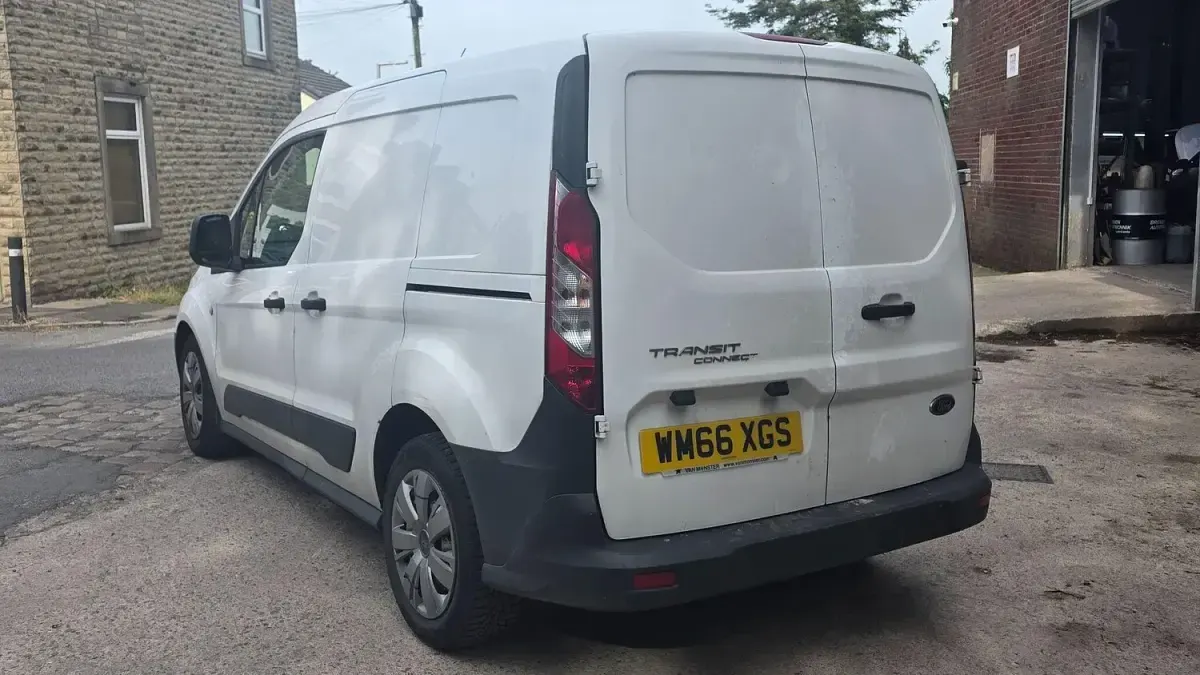 Used Ford Transit Connect 75 HP (55 kW) 2016 White MPV