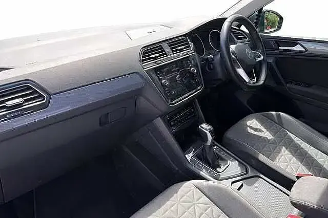 Used VW Tiguan Life 150 HP (110 kW) 2022 Blue SUV