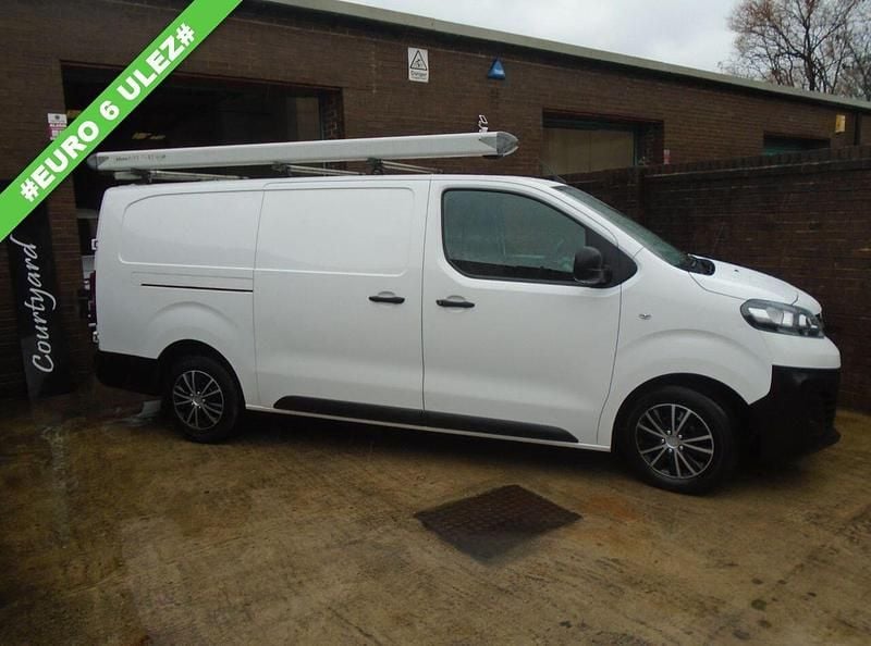Used Vauxhall Vivaro S 100 HP (73 kW) 2020 White MPV