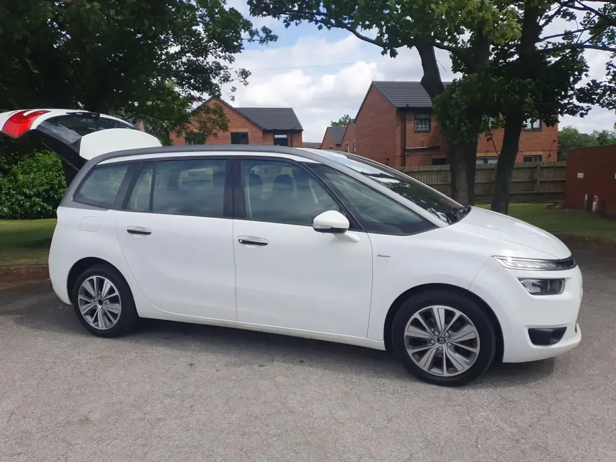 Used Citroën Grand C4 Picasso Exclusive 2015 White MPV