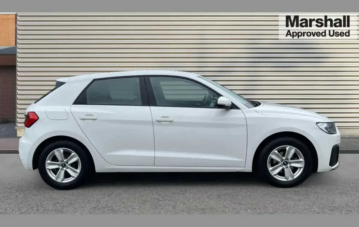 Usado Audi A1 Design 95 HP (69 kW) 2023 Branco SUV