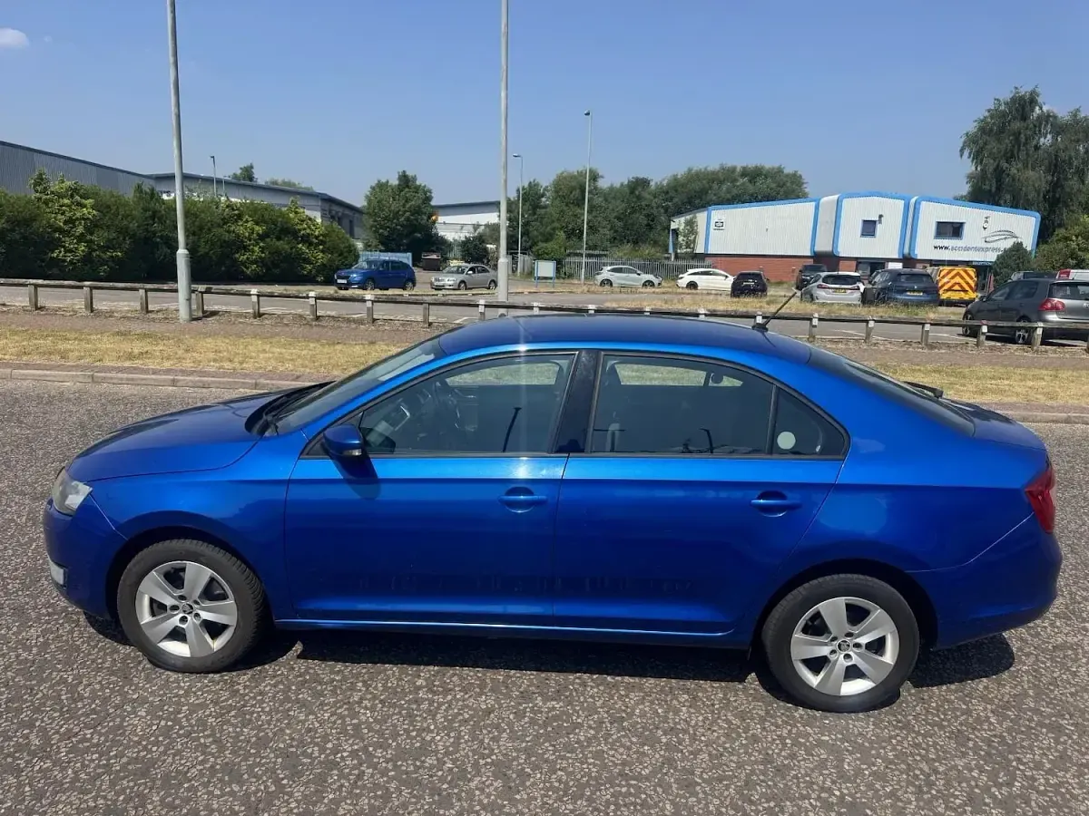 Used Skoda Rapid SE 115 HP (84 kW) 2017 Blue Hatchback