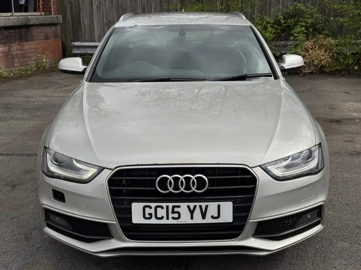 Usado Audi A4 S-Line 150 HP (110 kW) 2015 Prateado Carrinha