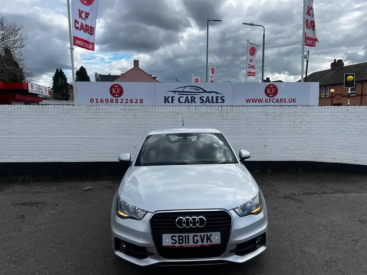 Used Audi A1 S-Line 122 HP (89 kW) 2011 Silver Hatchback
