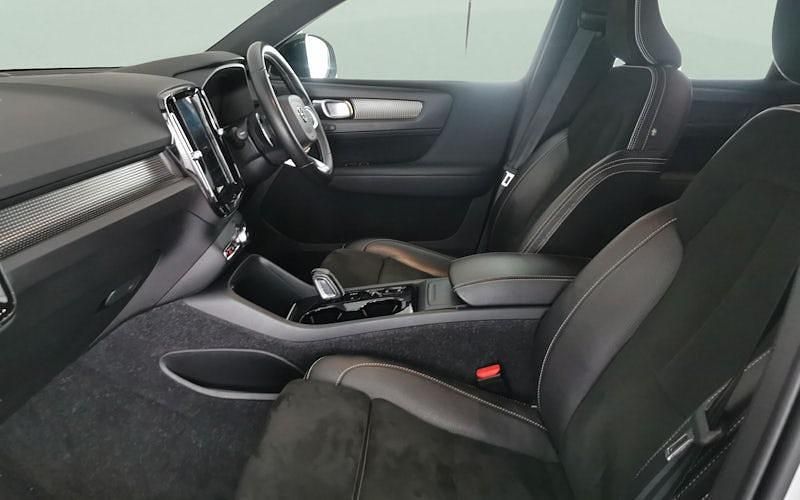 Used Volvo XC40 R-Design Pro 190 HP (139 kW) 2019 Silver SUV