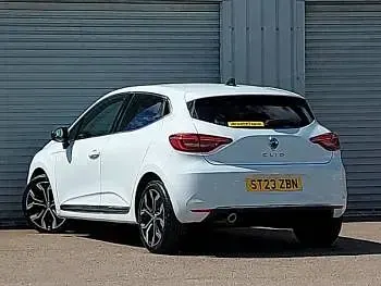 Used Renault Clio Techno 90 HP (66 kW) 2023 White Hatchback
