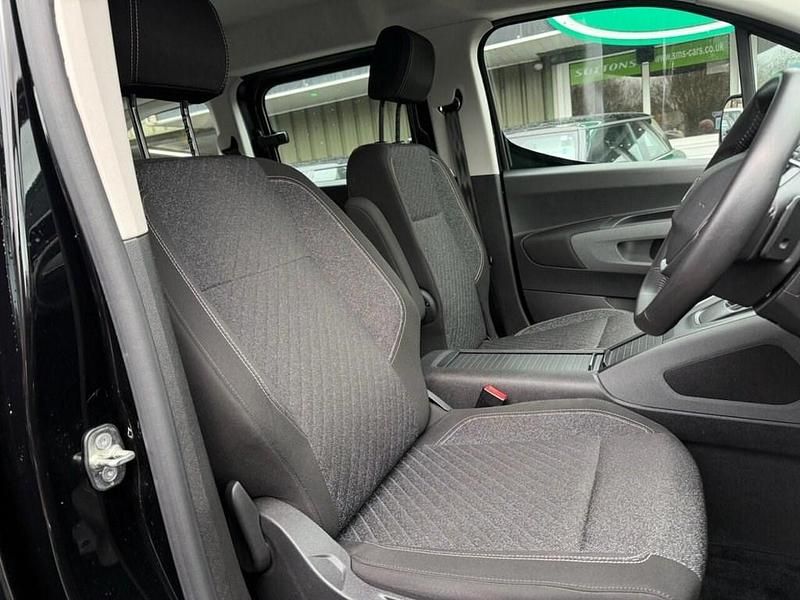 Used Peugeot e-Rifter Allure 100 kW (136 HP) 2025 Black MPV