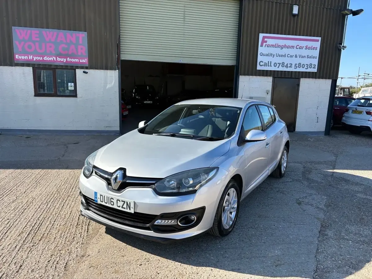 Used Renault Mégane Expression+ 110 HP (80 kW) 2016 Silver Hatchback