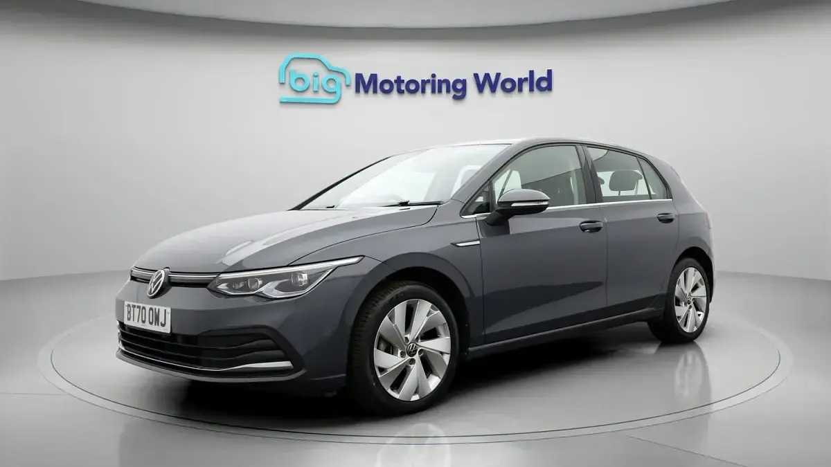 Begagnad VW Golf VIII Style 148 HK (108 kW) 2020 Grå Halvkombi