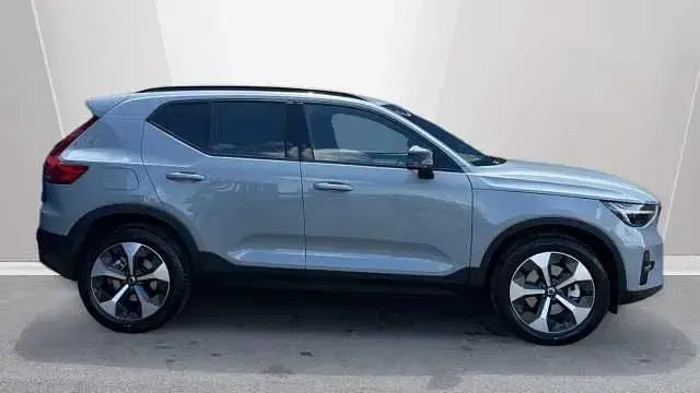 New Volvo XC40 Plus 161 HP (118 kW) 2027 SUV
