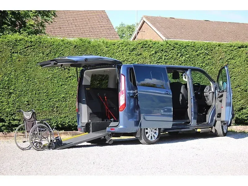Used Ford Tourneo Custom 130 HP (95 kW) 2023 Blue Van