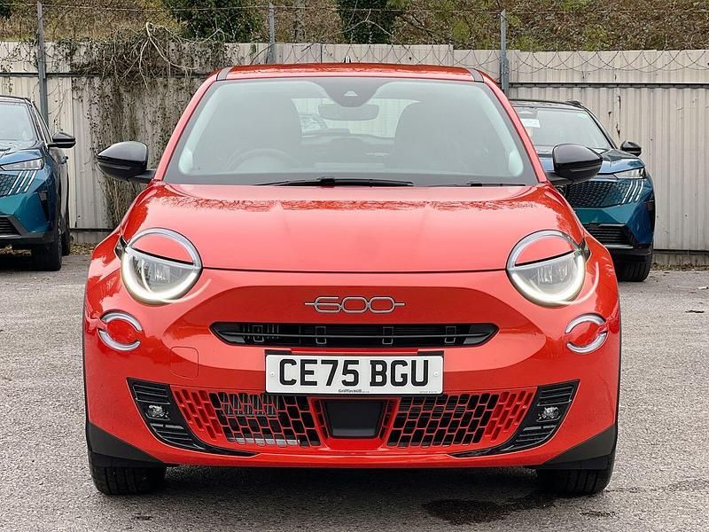 Blue New 2025 Fiat 600 La Prima SUV | £18,571 - Image 1/4
