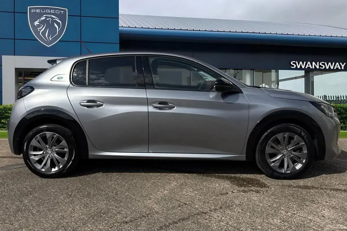 Used Peugeot e-208 Allure Premium 100 kW (136 HP) 2022 Grey Hatchback