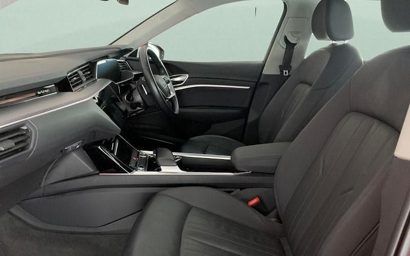 Used Audi e-tron Design 230 kW (313 HP) 2021 Red SUV