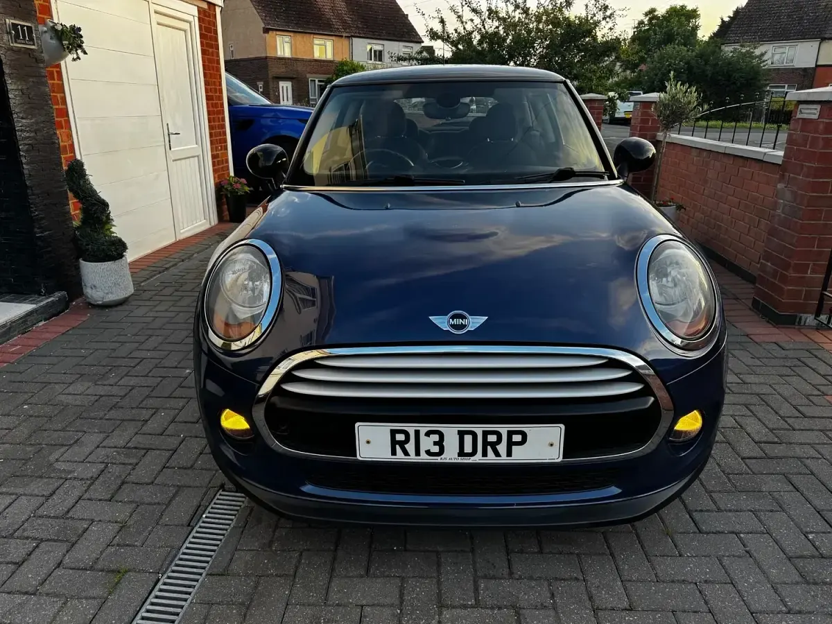 Used Mini Cooper D Hatch 116 HP (85 kW) 2014 Blue Hatchback