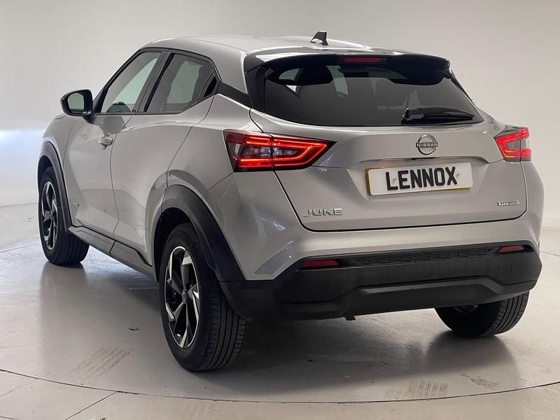 Used Nissan Juke N-Connecta 143 HP (105 kW) 2023 Silver SUV