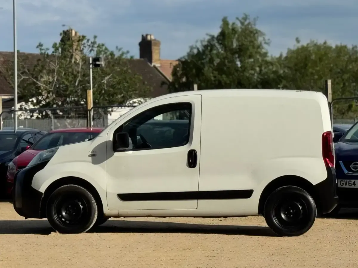 Usado Citroën Nemo 70 CV (51 kW) 2009 Blanco Monovolumen