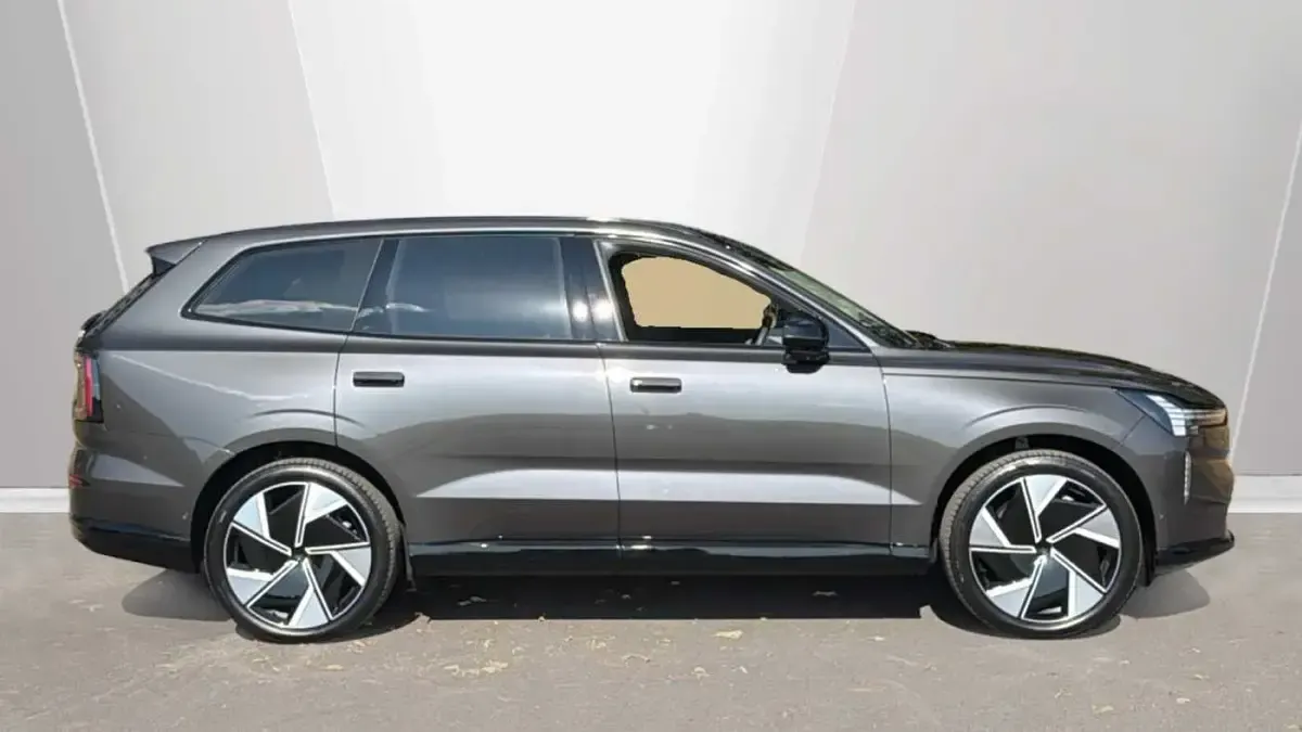 New Volvo EX90 Performance 380 kW (517 HP) 2025 Platinum grey SUV