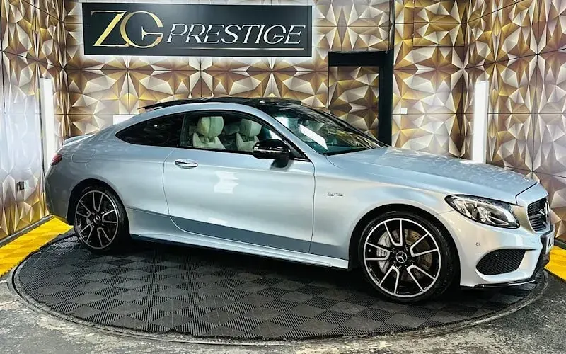 Usado Mercedes C43 AMG Premium Plus 367 HP (269 kW) 2018 Coupé