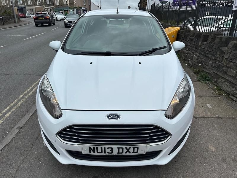 Used Ford Fiesta Style 82 HP (60 kW) 2013 White Hatchback