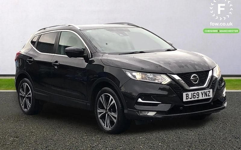 Black Used 2019 Nissan Qashqai N-Connecta SUV | £12,499 (Good price) - Image 1/3