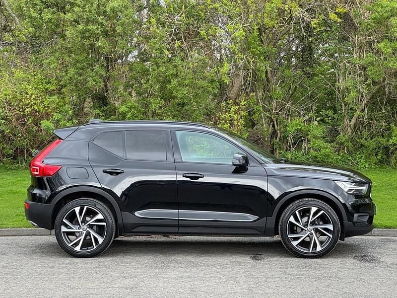 Used Volvo XC40 R-Design Pro 150 HP (110 kW) 2019 Black SUV