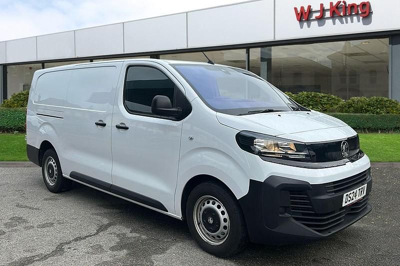 Used Vauxhall Vivaro 145 HP (106 kW) 2024 Kaolin white MPV
