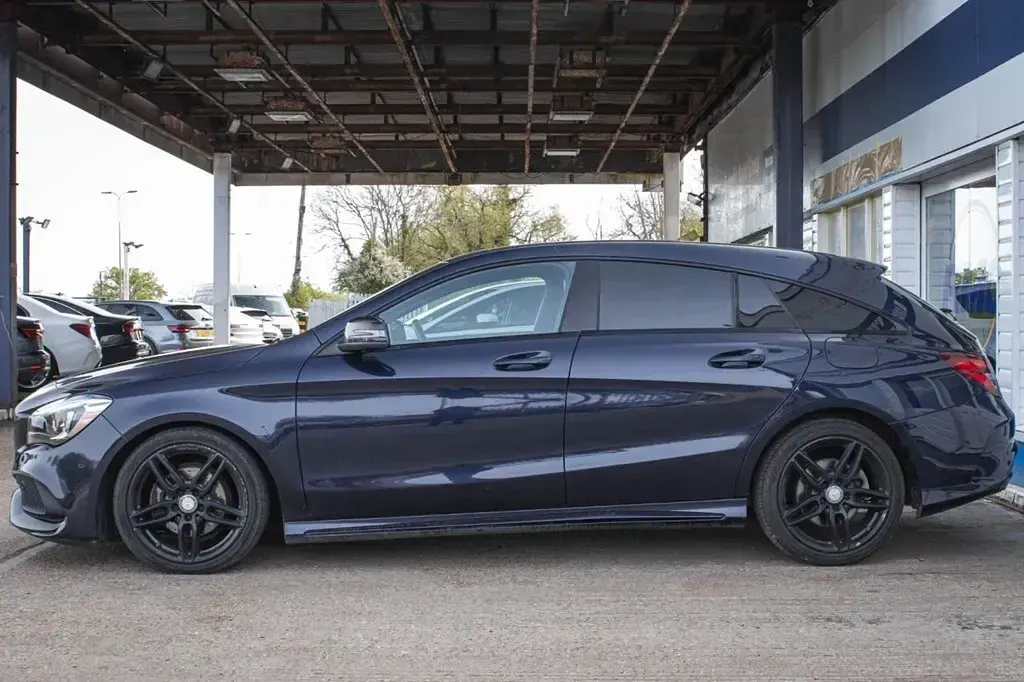 Used Mercedes CLA200 Shooting Brake AMG line 136 HP (100 kW) 2017 Blue Estate