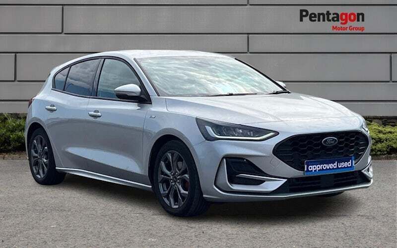 Used 2025 Ford Focus ST-Line Hatchback | £17,495 (Fair price) - Image 1/4