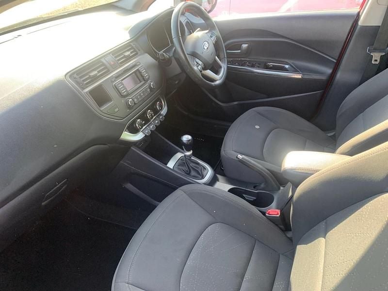 Used Kia Rio 85 HP (62 kW) 2013 Red Hatchback