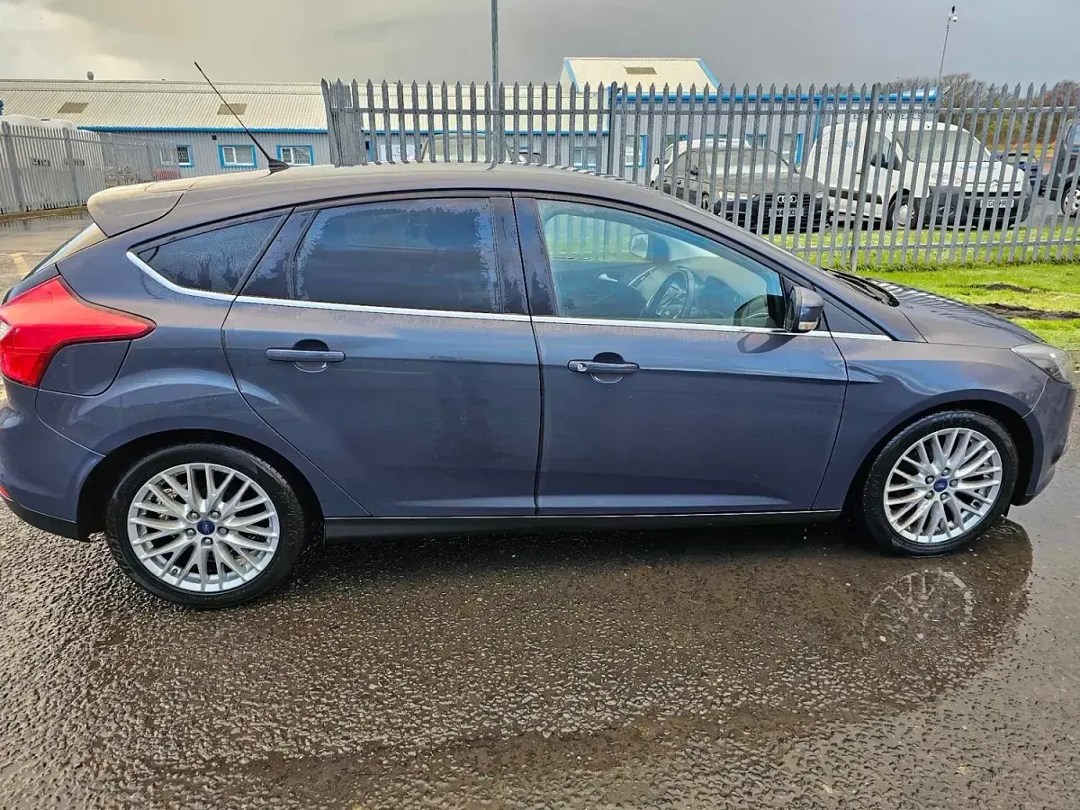 Used Ford Focus Zetec 115 HP (84 kW) 2013 Grey Hatchback