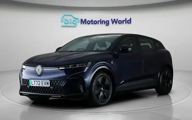 Used Renault Megane E-Tech Equilibre 161 kW (220 HP) 2022 Blue Hatchback