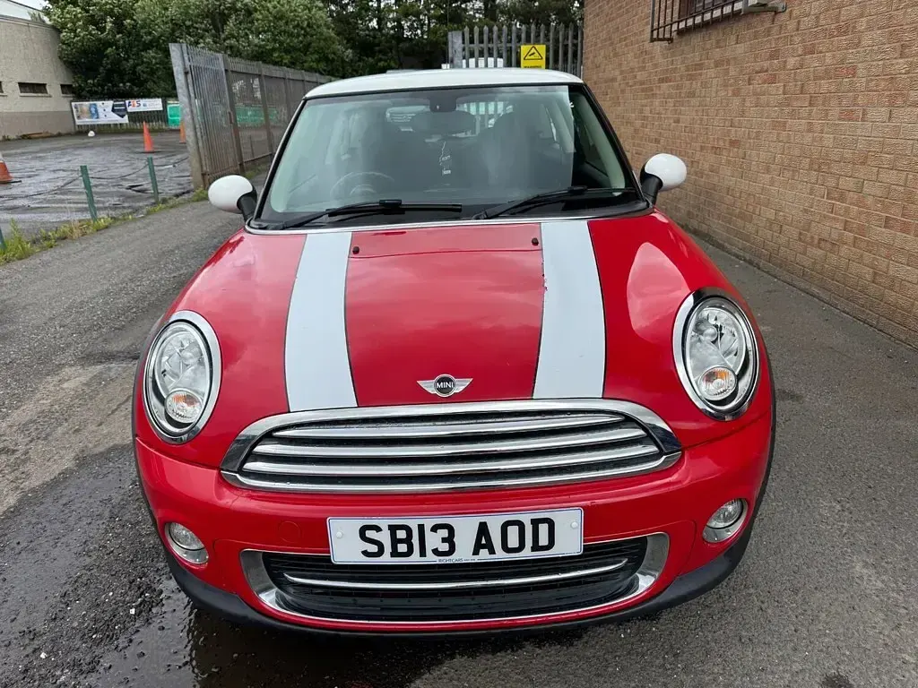 Used Mini Cooper Hatch 122 HP (89 kW) 2013 Red Hatchback