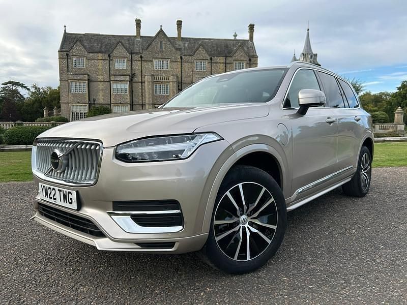 Bright dusk metallic Used 2022 Volvo XC90 Core SUV | £36,995 (A bit pricey) - Image 1/4