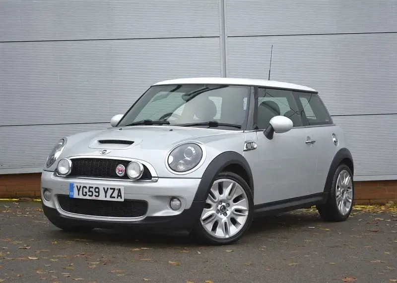 Usado Mini Cooper S Hatch 175 HP (128 kW) 2009 Prateado Citadino