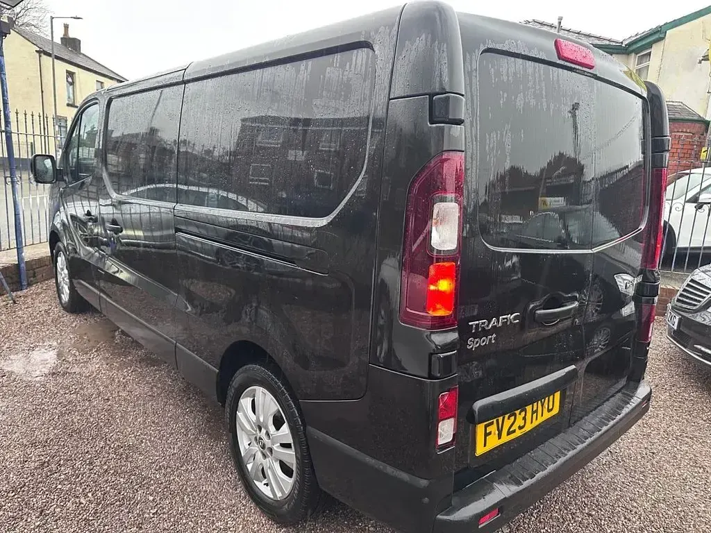 Used Renault Trafic 2023 Black MPV