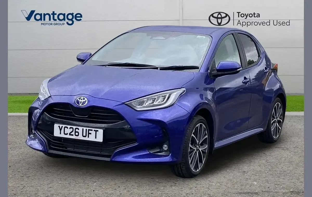 Used Toyota Yaris Design 113 HP (83 kW) 2026 Blue Hatchback