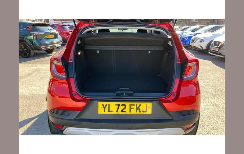 Used Renault Captur Evolution 143 HP (105 kW) 2023 Red SUV