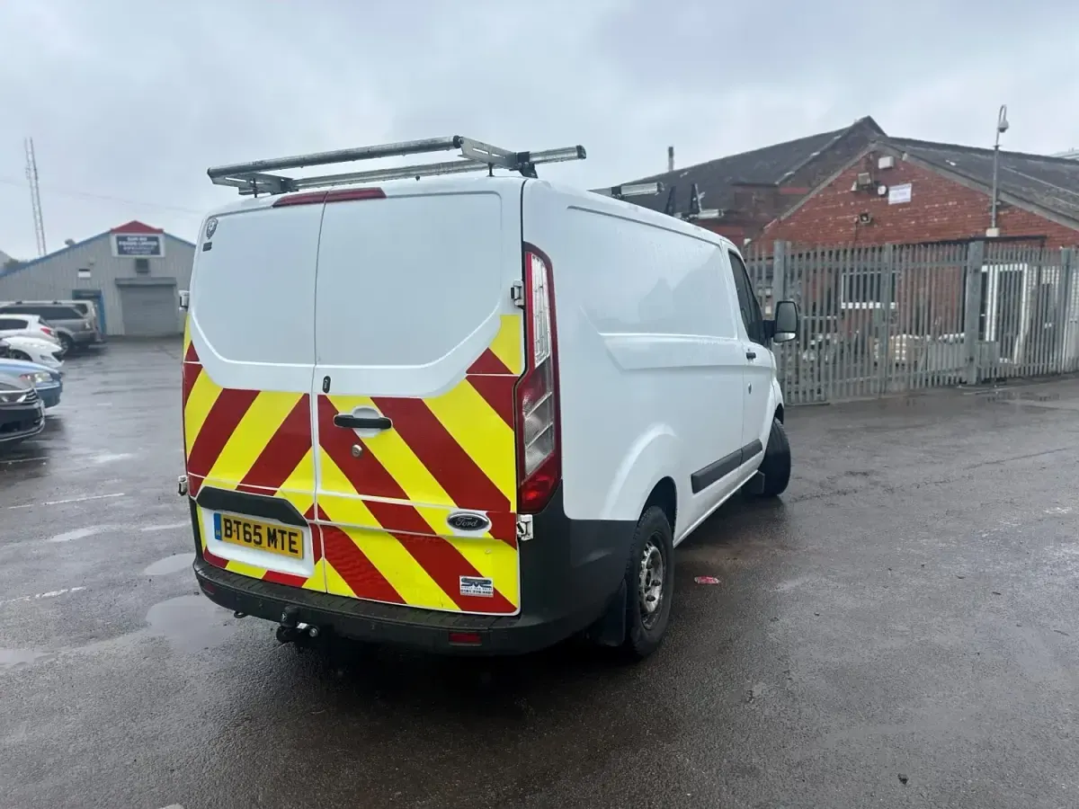 Begagnad Ford Transit Custom 100 HK (73 kW) 2015 Vit Van