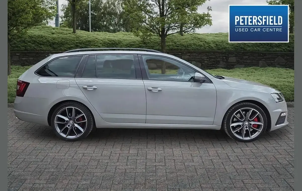 Used Skoda Octavia vRS 226 HP (166 kW) 2018 Grey Estate