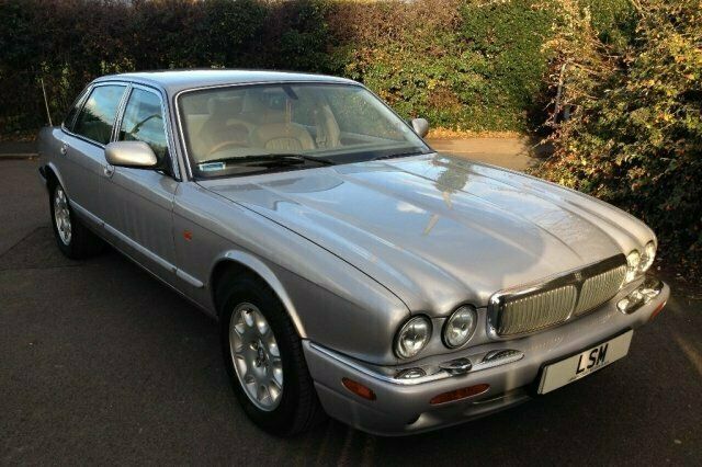 Usado Jaguar XJ8 240 HP (176 kW) 2002 Sedan